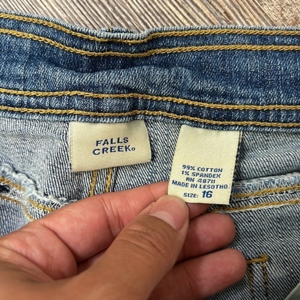 Falls Creek Capri Jeans Size 16 Stretch Denim Cropped Pants - Picture 2 of 8